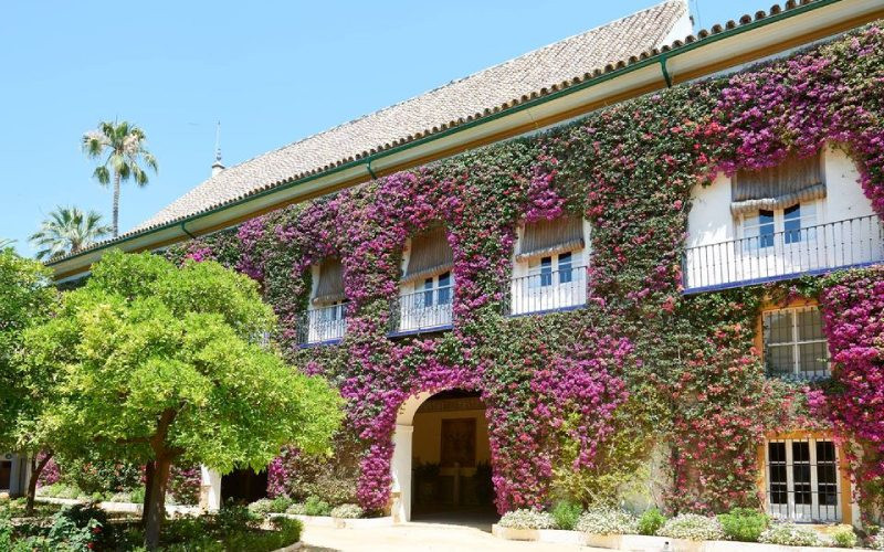 Façade principale du Palais de Las Dueñas