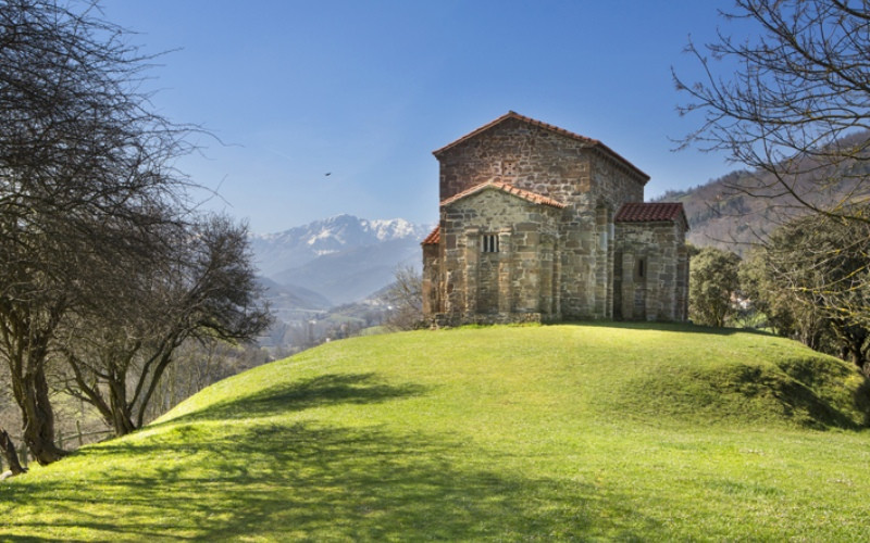 Le parc naturel de Las Ubiñas-La Mesa et la chapelle de Santa Cristina de Lena