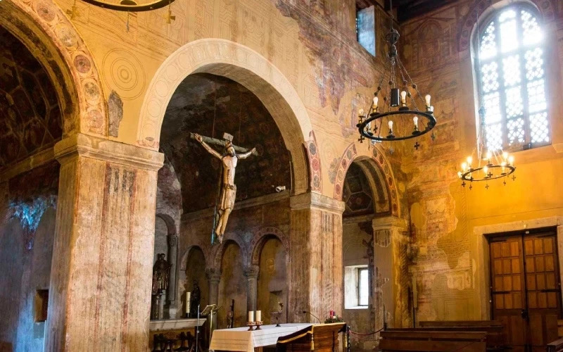 Peintures murales de San Julián de los Prados