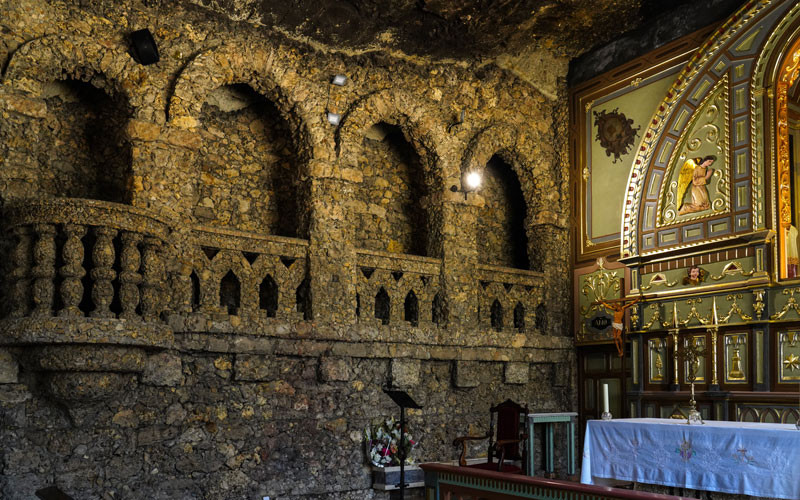 Murs à l'intérieur du sanctuaire