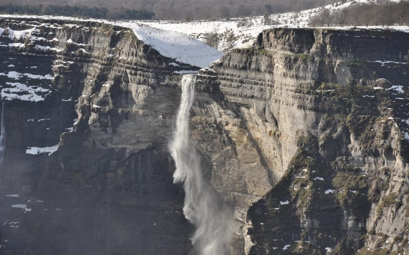 Cascade du Nervión en hiver