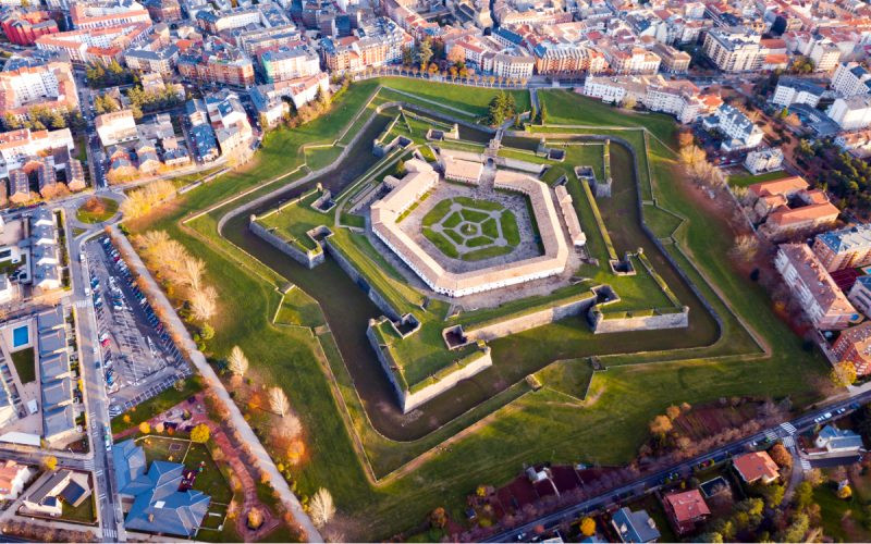 Vue aérienne du château de San Pedro