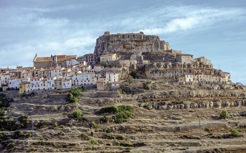 La molaire du château domine Ares del Maestrat