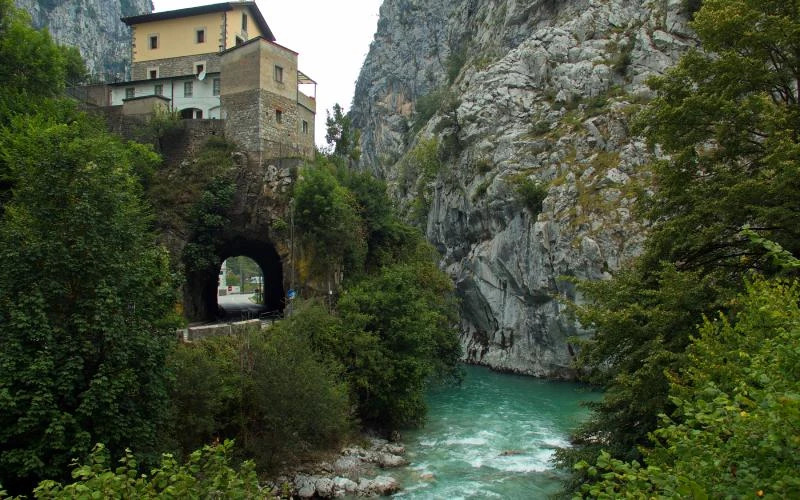 Poncebos, sur la route du Cares