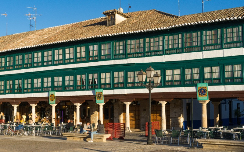 Détail des galeries vitrées de la place d'Almagro