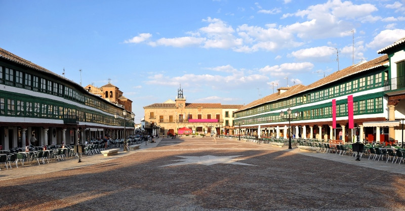 Vue générale de la place d'Almagro