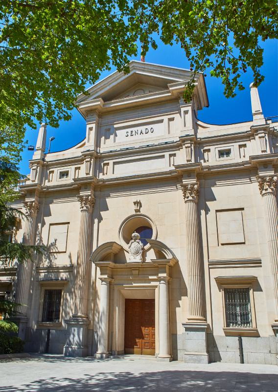 Façade du palais du Sénat