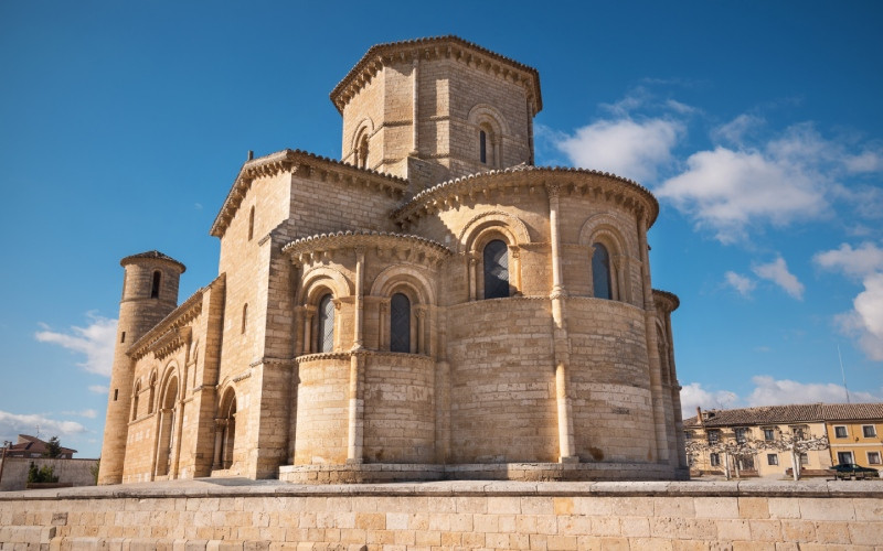 L'un des points de repère du Chemin français, l'église San Martín de Tours