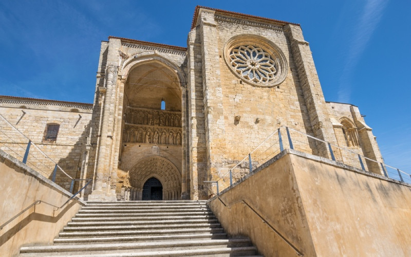 Temple-forteresse de Villalcázar de Sirga, une église de l'Ordre du Temple