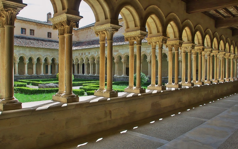 Cloître roman de l'abbaye de San Andrés de Arroyo