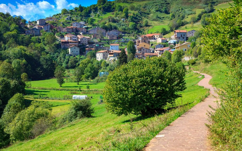 Tresviso caché parmi les montagnes