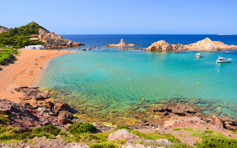 Les eaux de la crique Pregonda sont d'un ton unique