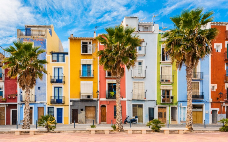 Villajoyosa, un paradis coloré tout près de Polop de la Marina