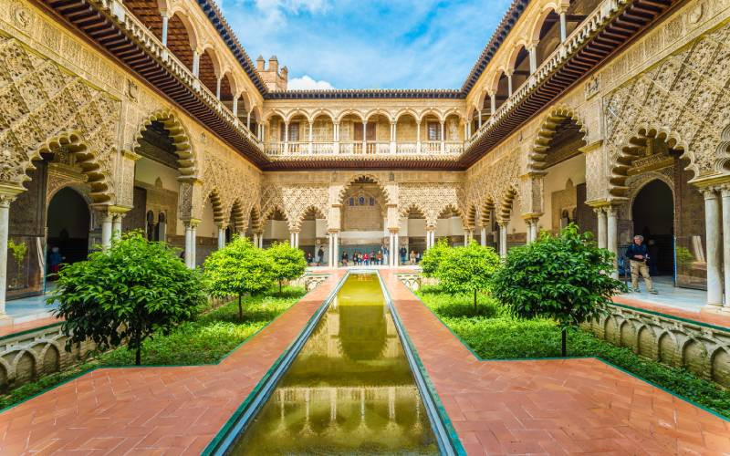 Cour intérieure de l'Alcazar royal de Séville