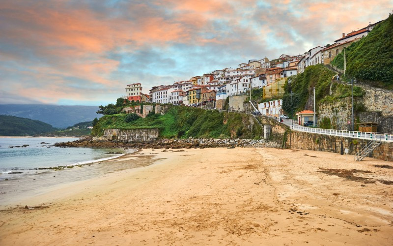 Lastres de l'une des plages environnantes