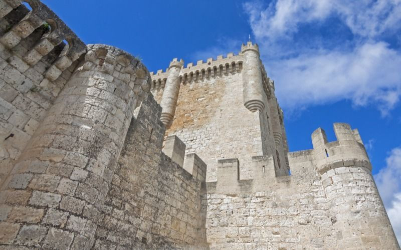 Le château de Peñafiel était l'une des grandes forteresses du Moyen Âge