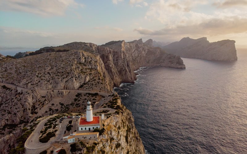 Vue aérienne du phare de Formentor