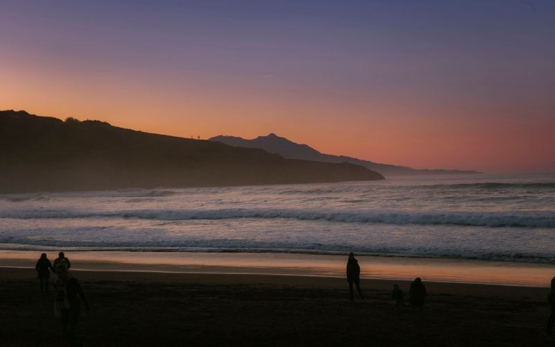 Coucher de soleil sur la plage de Somorrostro