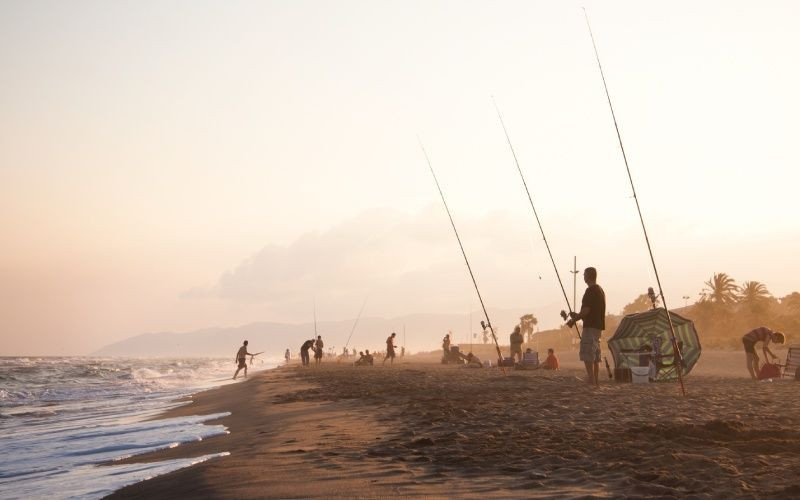 Pêcheurs sur la plage de Gavà, Barcelone