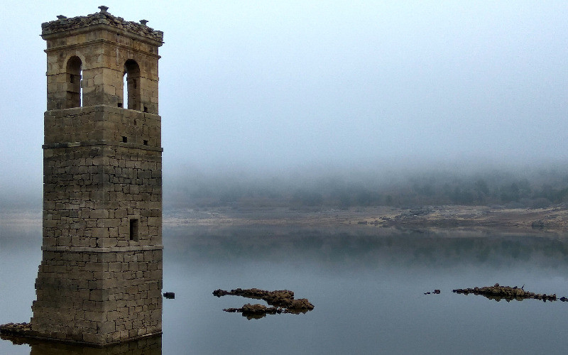 Le clocher de l'église de La Muedra, l'un des villages engloutis