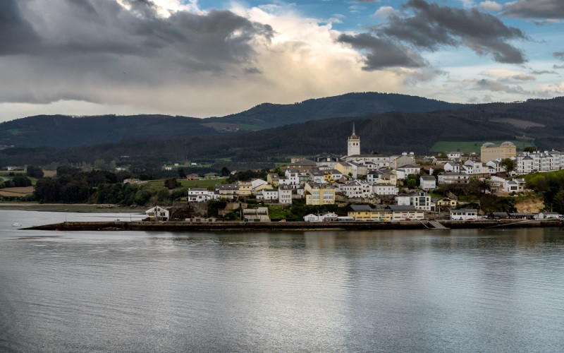 Castropol, sur le versant asturien