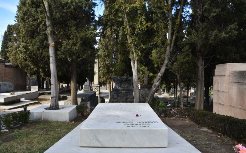 Tombe de Dolores Ibárruri, plus connue sous le nom de La Pasionaria