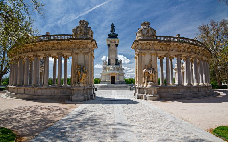 Vue panoramique du monument Alphonse XII