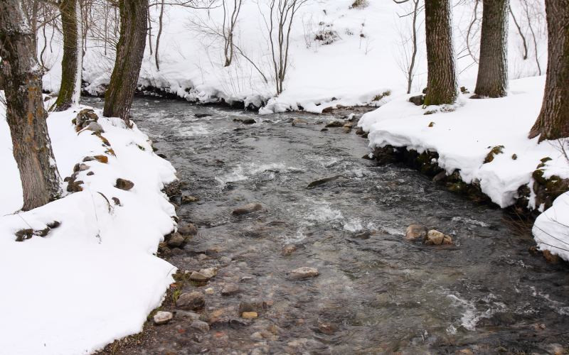 La rivière Sil est l'affluent sur lequel La Cueta est construite