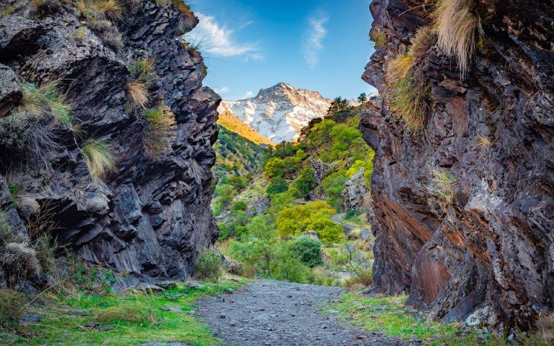 Un parcours à couper le souffle avec le pic Mulhacén toujours en arrière-plan