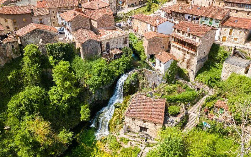 Orbaneja del Castillo, l'un des villages à découvrir lors de ce road trip