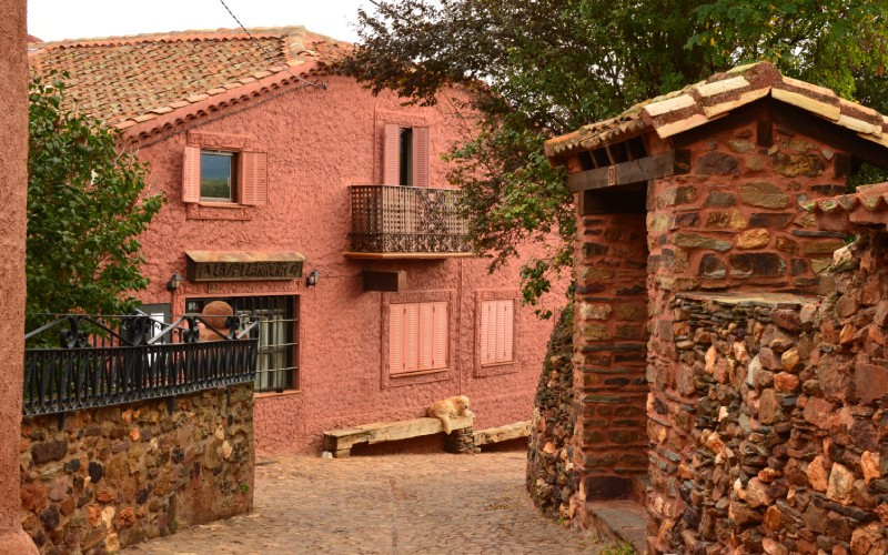 Madriguera, l'un des villages rouges de Ségovie