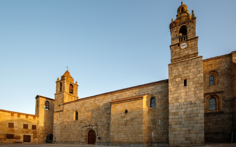 Église de San Felices de los Gallegos, l'une des villes qui ont changé d'état au cours des siècles