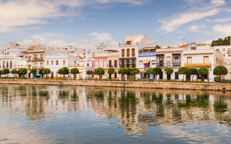 Maisons traditionnelles sur les rives du Guadiana à Ayamonte