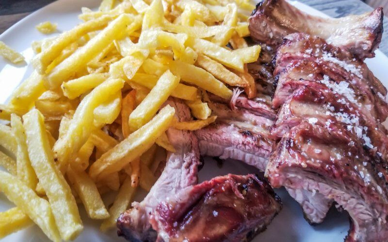 Churrasco avec des pommes de terre