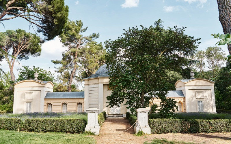 Temple des abeilles dans le jardin anglais du Capricho