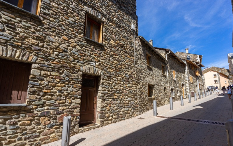 Rue du centre historique de Llívia