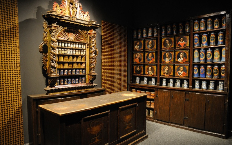 La pharmacie Esteve à l'intérieur du Musée municipal