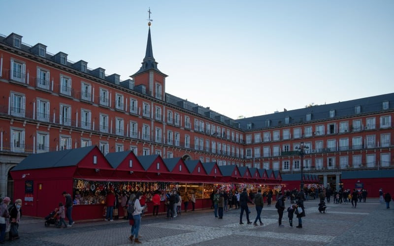 Étals du marché de Noël de la Plaza Mayor