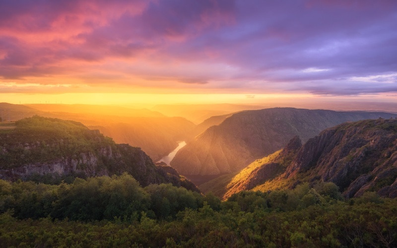 Canyons du Sil au crépuscule