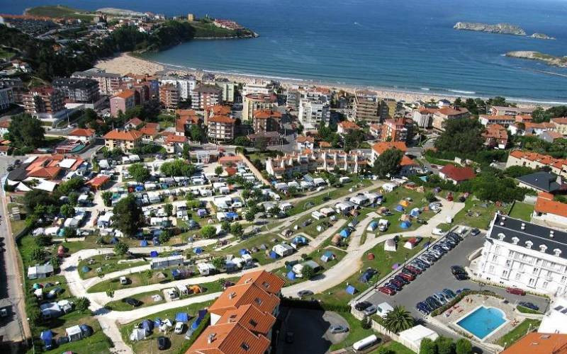 Vue aérienne du camping de Suances