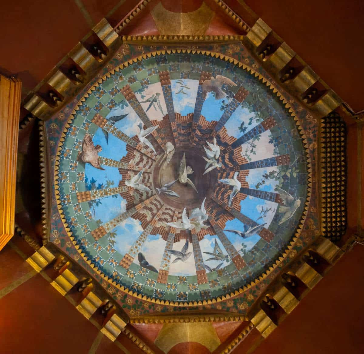 Magnifique fresque à l'intérieur de Casa Vicens