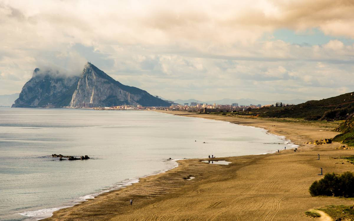 Plage Alcaidesa à Línea de la Concepción