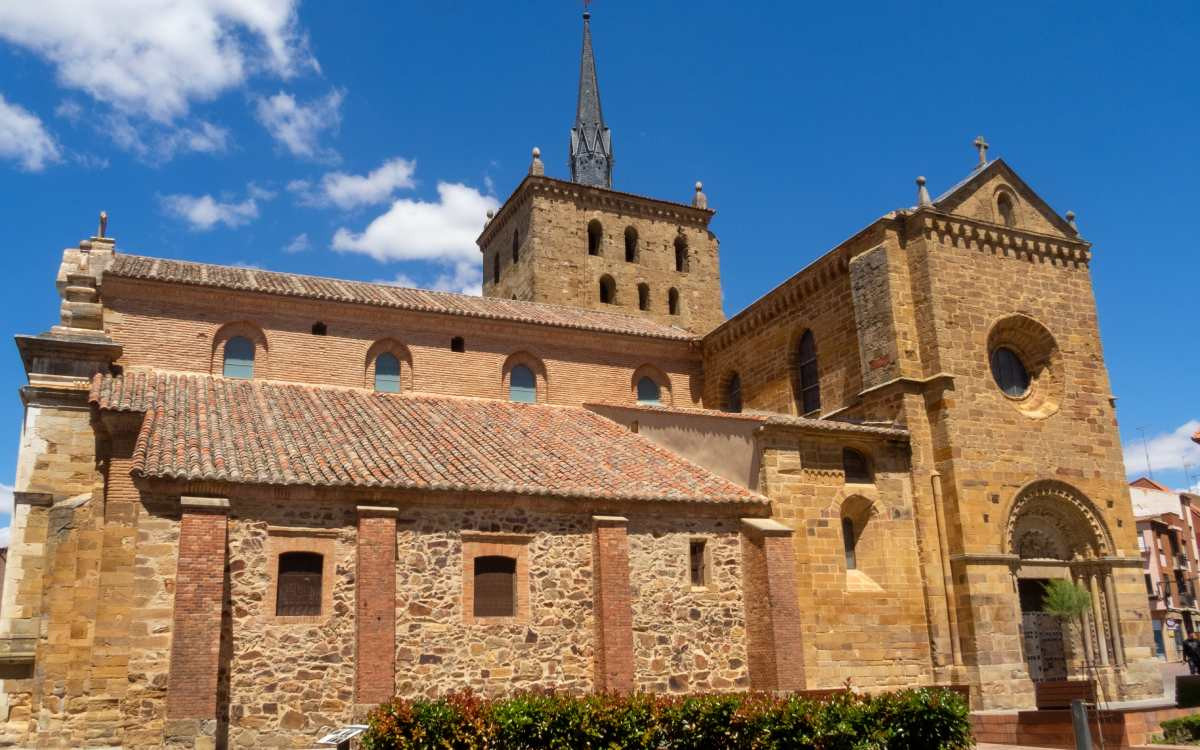 Église de Santa María del Azogue, Benavente