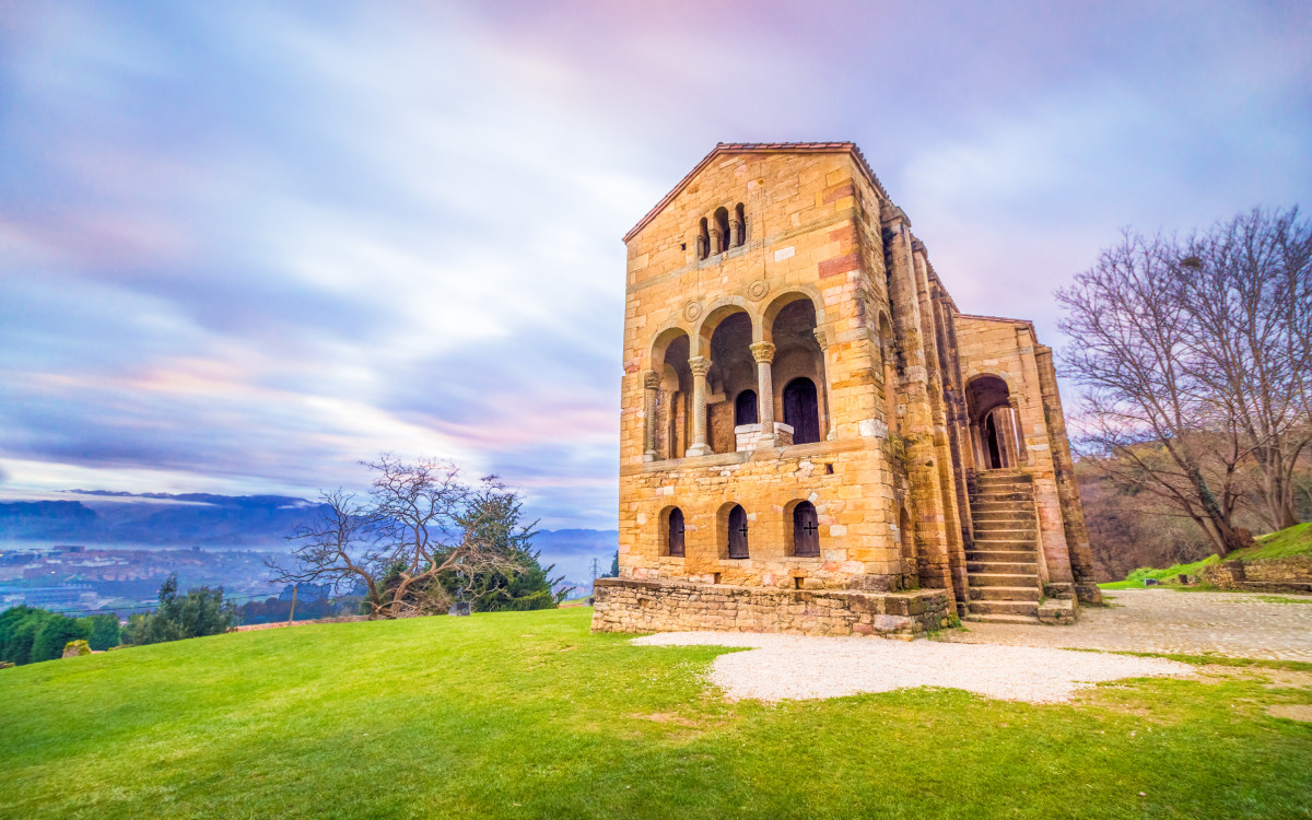 Église Santa María del Naranco.