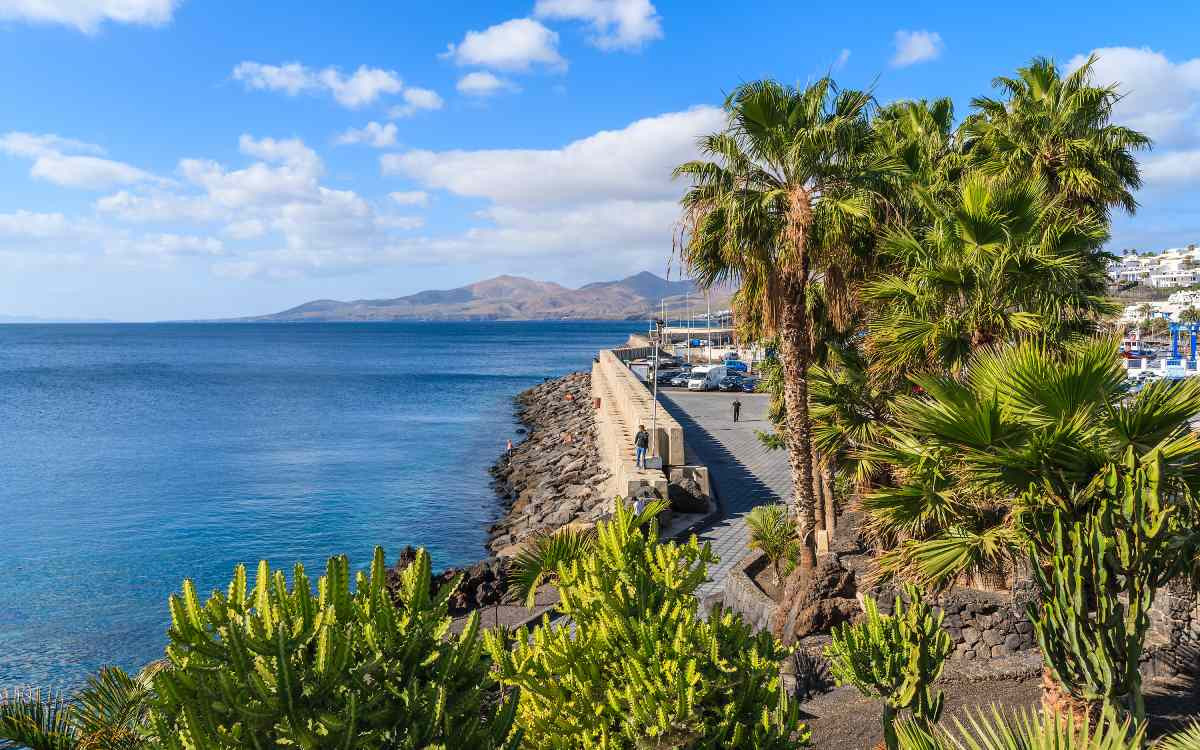 Puerto del Carmen marque la fin ou le début de la plus longue promenade du monde