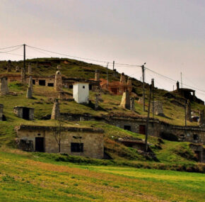 Baltanás, presque 400 caves à vin enfouies sous une colline