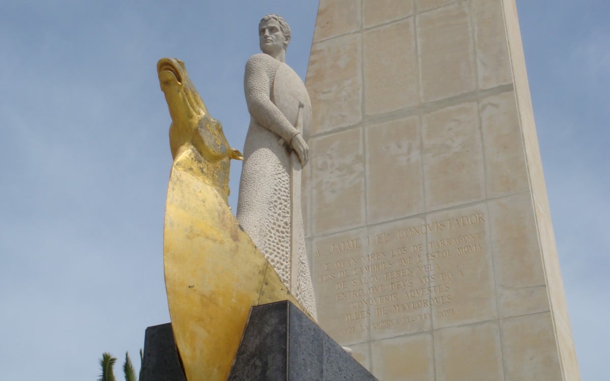 Monument à Jaume Ier à Salou, sur le paseo qui porte son nom
