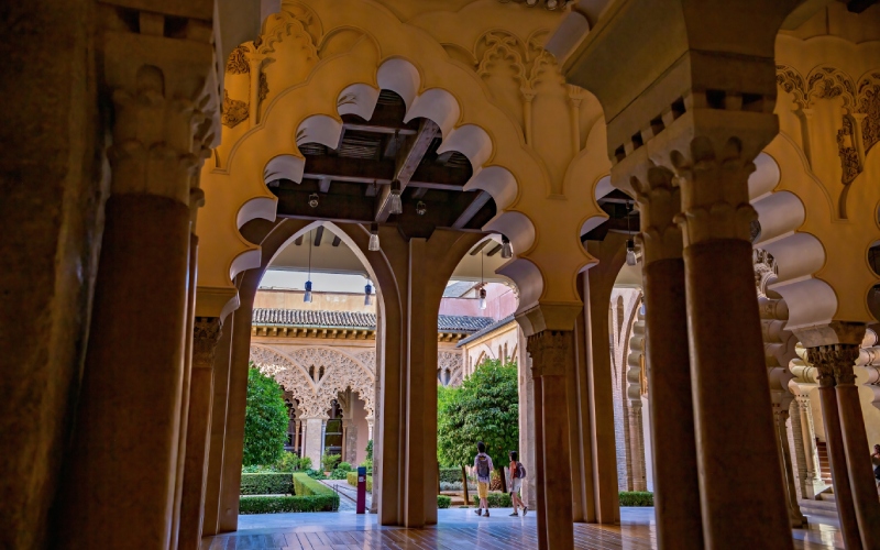 Intérieur du palais de l'Aljafería