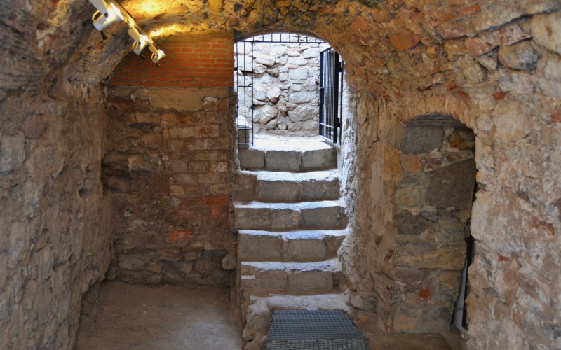Salle où avait lieu le bain rituel juif dans la maison de la famille Berenguer