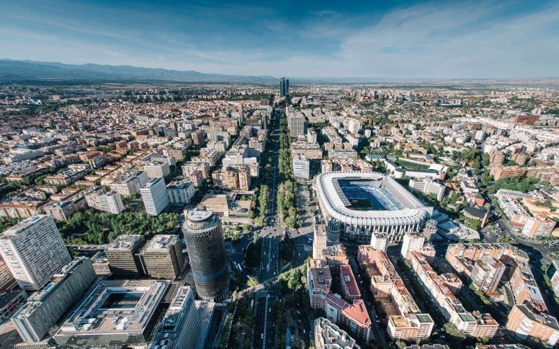 Le stade du Santiago Bernabéu se trouve en pleine Castellana